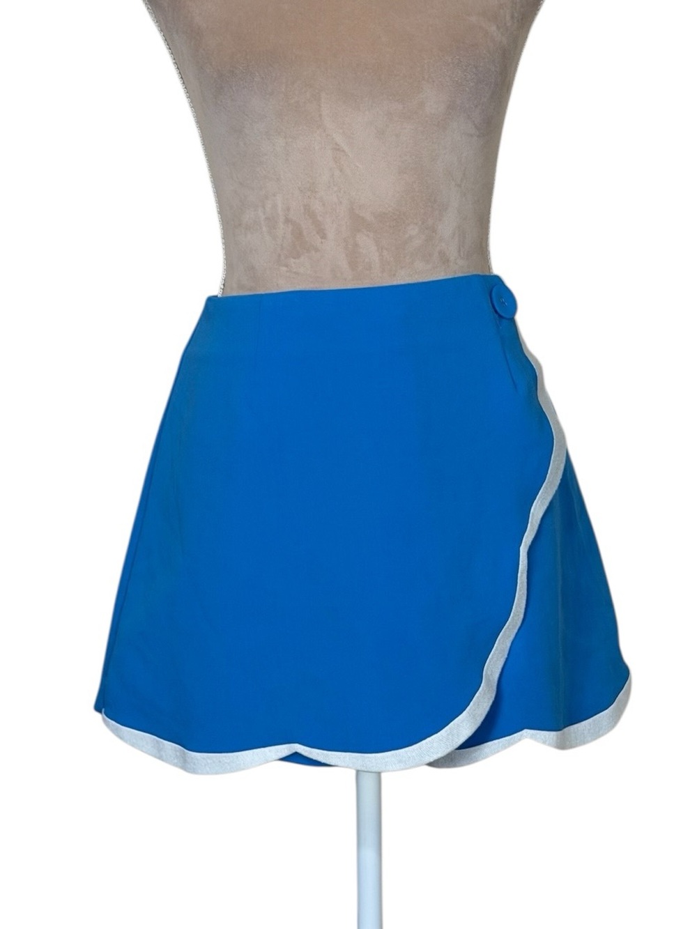 Maeve for Anthropologie Blue Scalloped Wrap Skort with White Trim - Picture 4 of 12